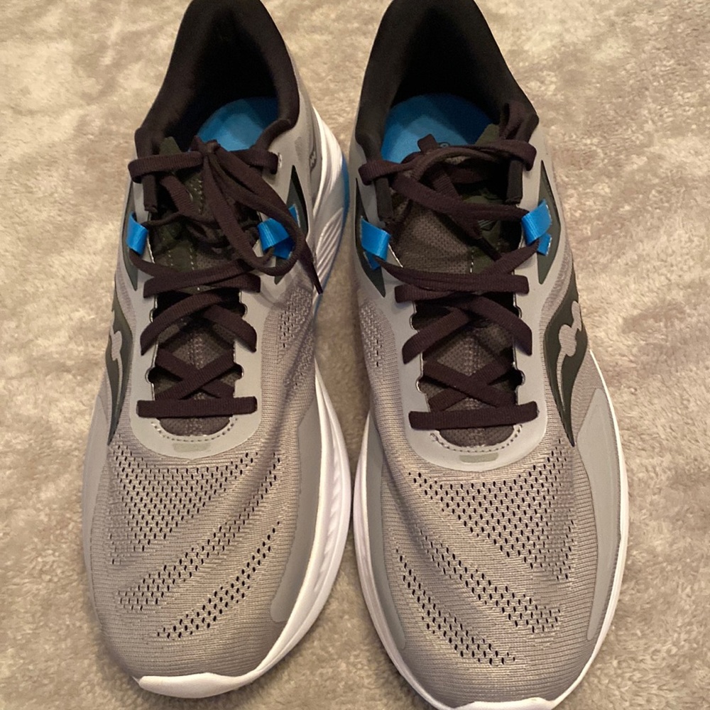 Men’s size 13 Saucony running shoes formfit pwrrun. Worn twice